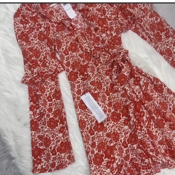 NEW Topshop Orange and Cream Ruffle Long Sleeve Mini Dress 4. - Picture 3 of 6